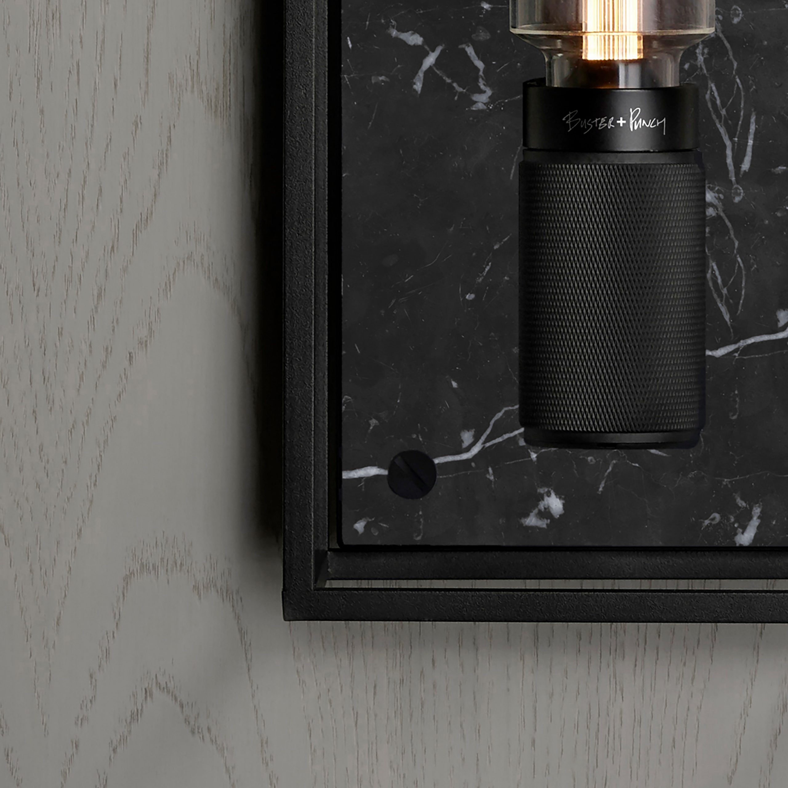 Caged Wall 2.0 X-Large - Sbm/Buster Bulb Tube